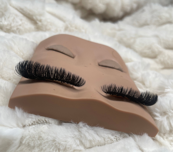 ‘A SWEETHEART’ (LASH STRIPS EDITION)
